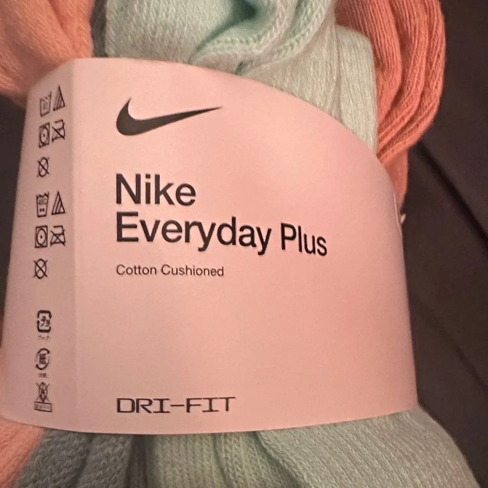 Nike 6-pack crew socks - Picture 4 of 5